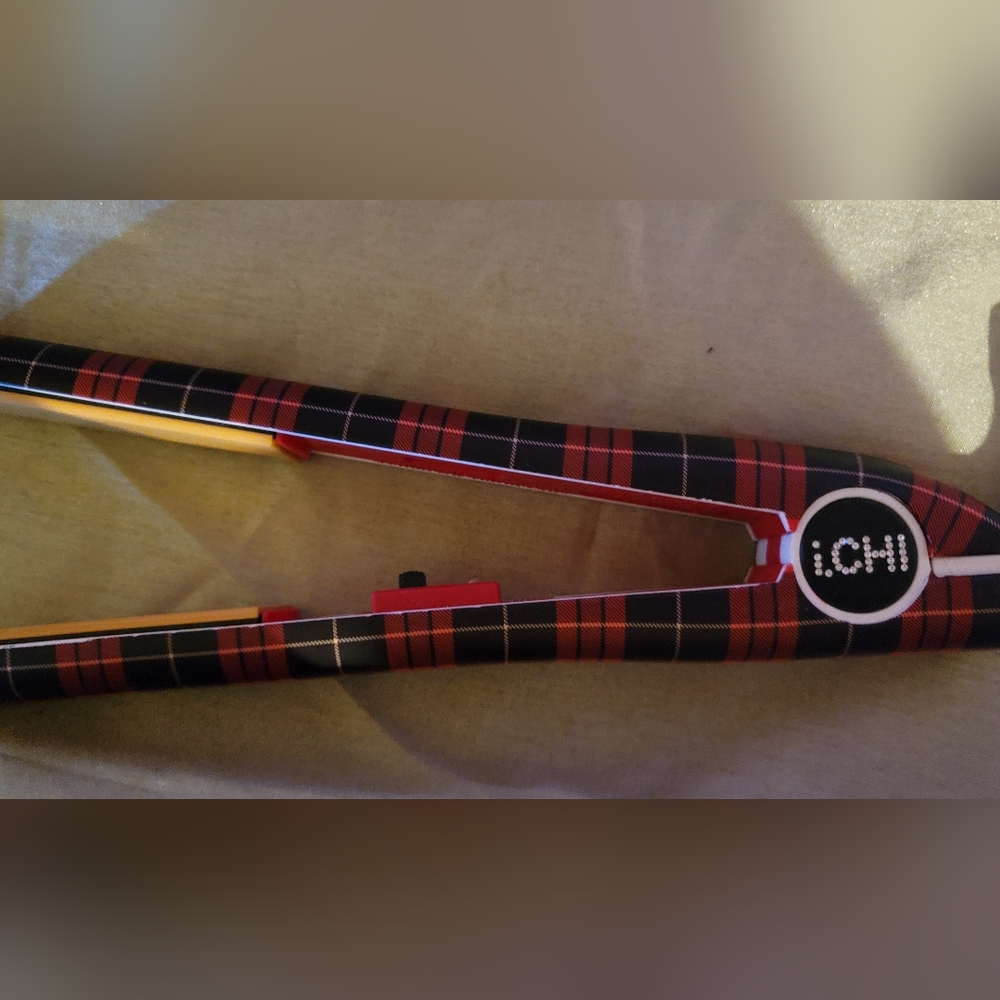 Limited Edition i.Chi Preppy Red Plaid With Original Case - Picture 3 of 16